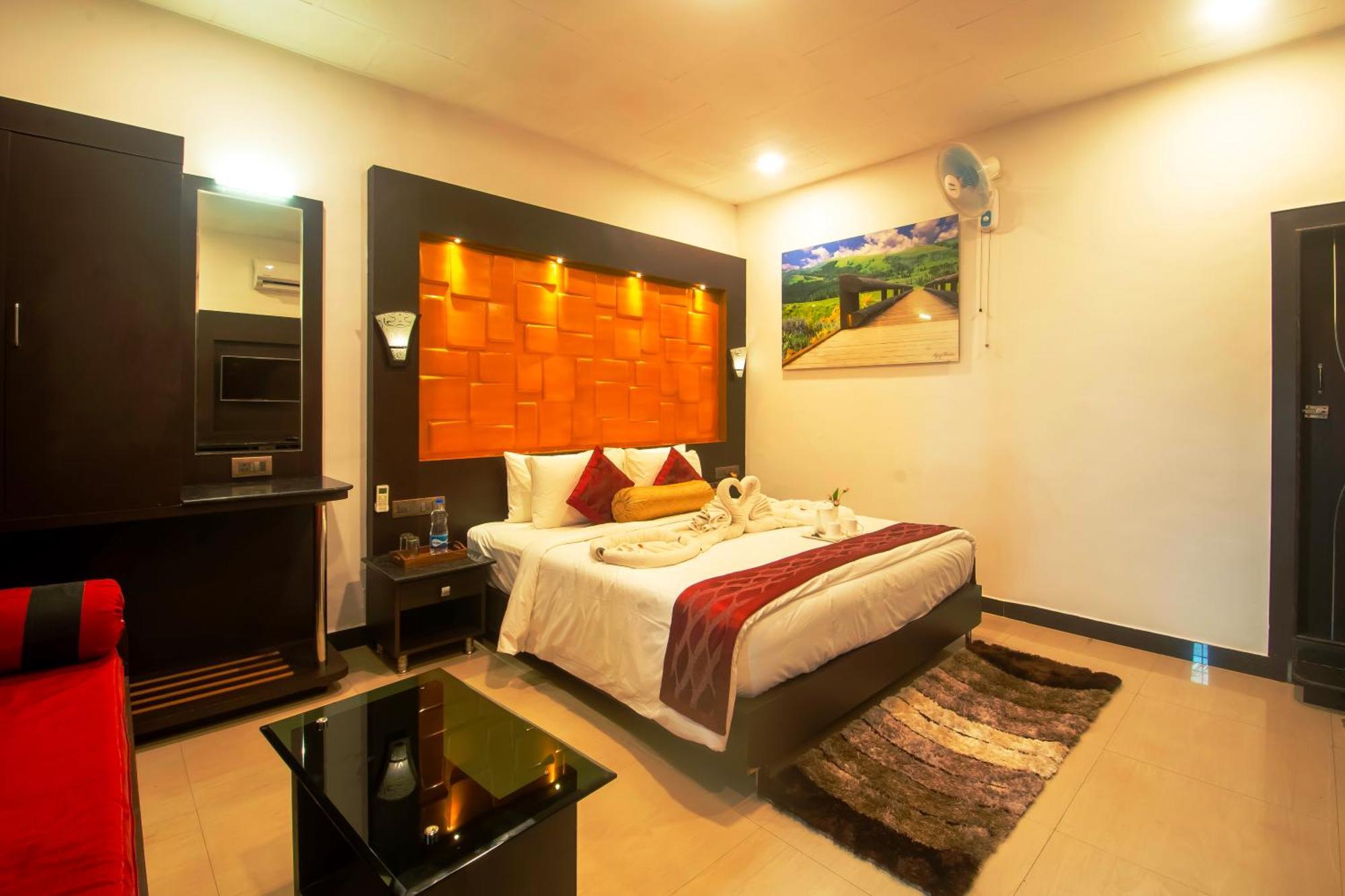 Coorg Jungle Camp Backwater Resort Suntikoppa ภายนอก รูปภาพ